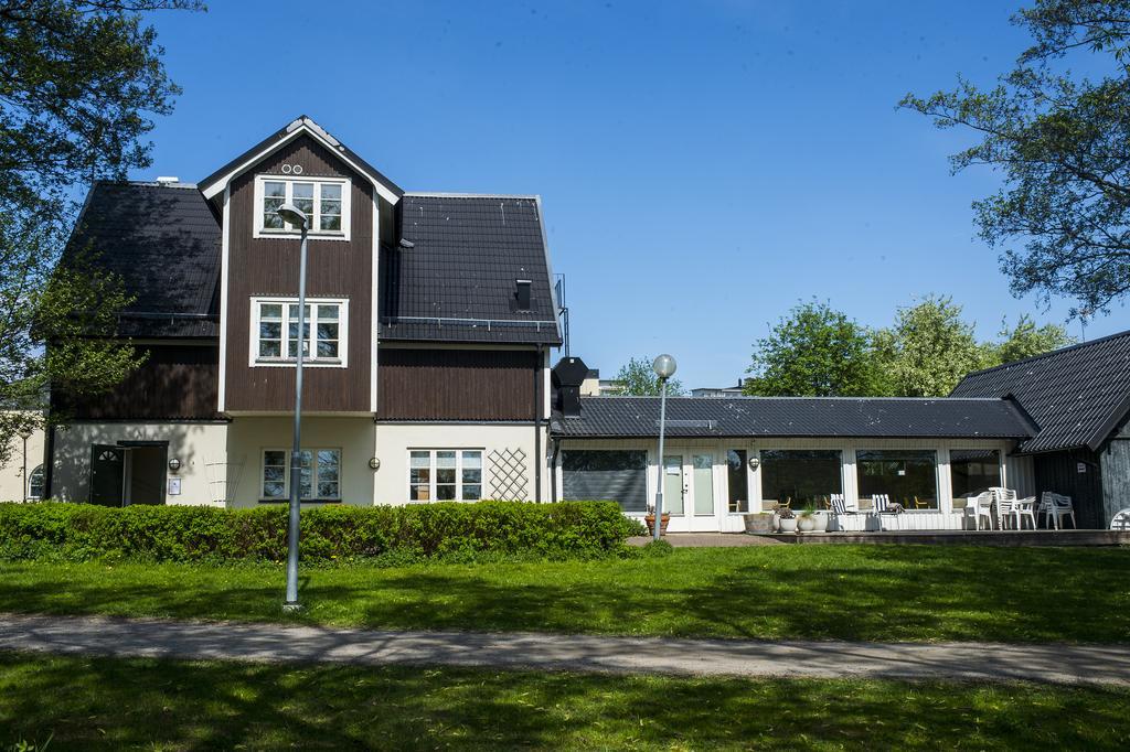 Hotell Sjovillan Upplands-Väsby Esterno foto