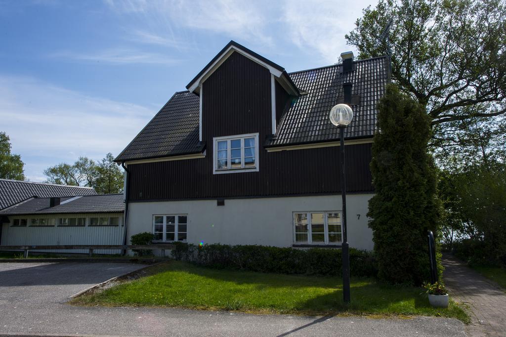 Hotell Sjoevillan Upplands-Väsby Esterno foto