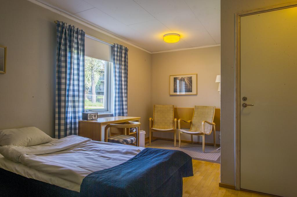 Hotell Sjoevillan Upplands-Väsby Esterno foto