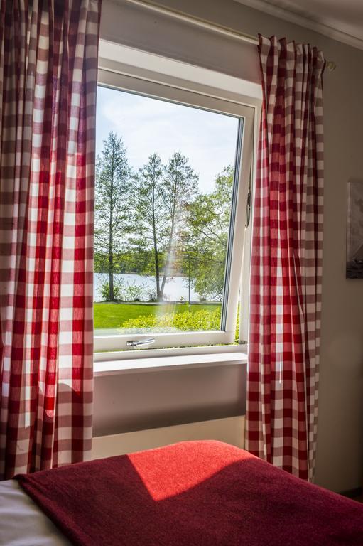 Hotell Sjoevillan Upplands-Väsby Esterno foto