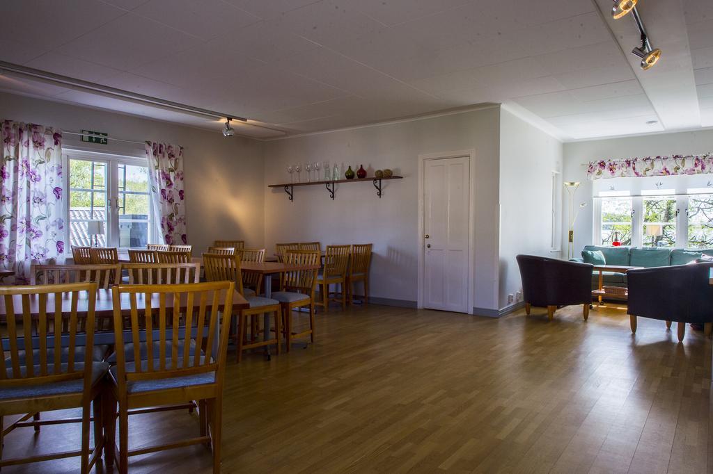Hotell Sjoevillan Upplands-Väsby Esterno foto