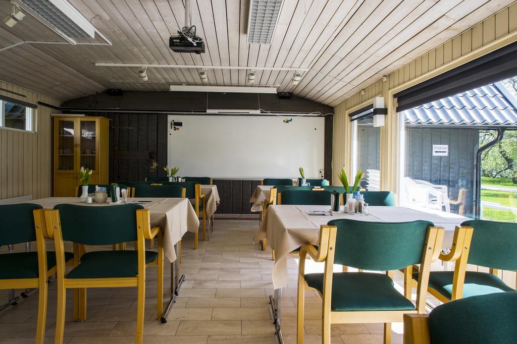 Hotell Sjoevillan Upplands-Väsby Esterno foto