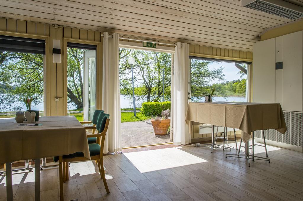 Hotell Sjoevillan Upplands-Väsby Esterno foto