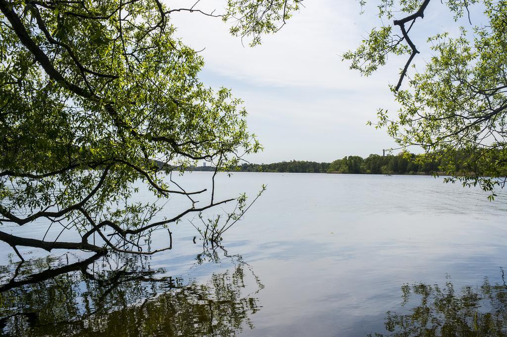 Hotell Sjoevillan Upplands-Väsby Esterno foto