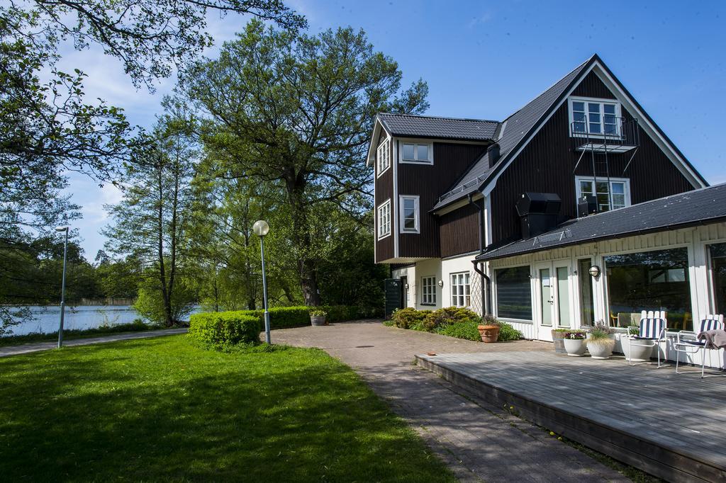 Hotell Sjoevillan Upplands-Väsby Esterno foto