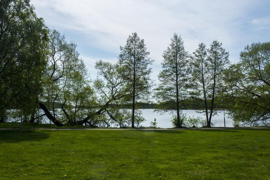 Hotell Sjoevillan Upplands-Väsby Esterno foto