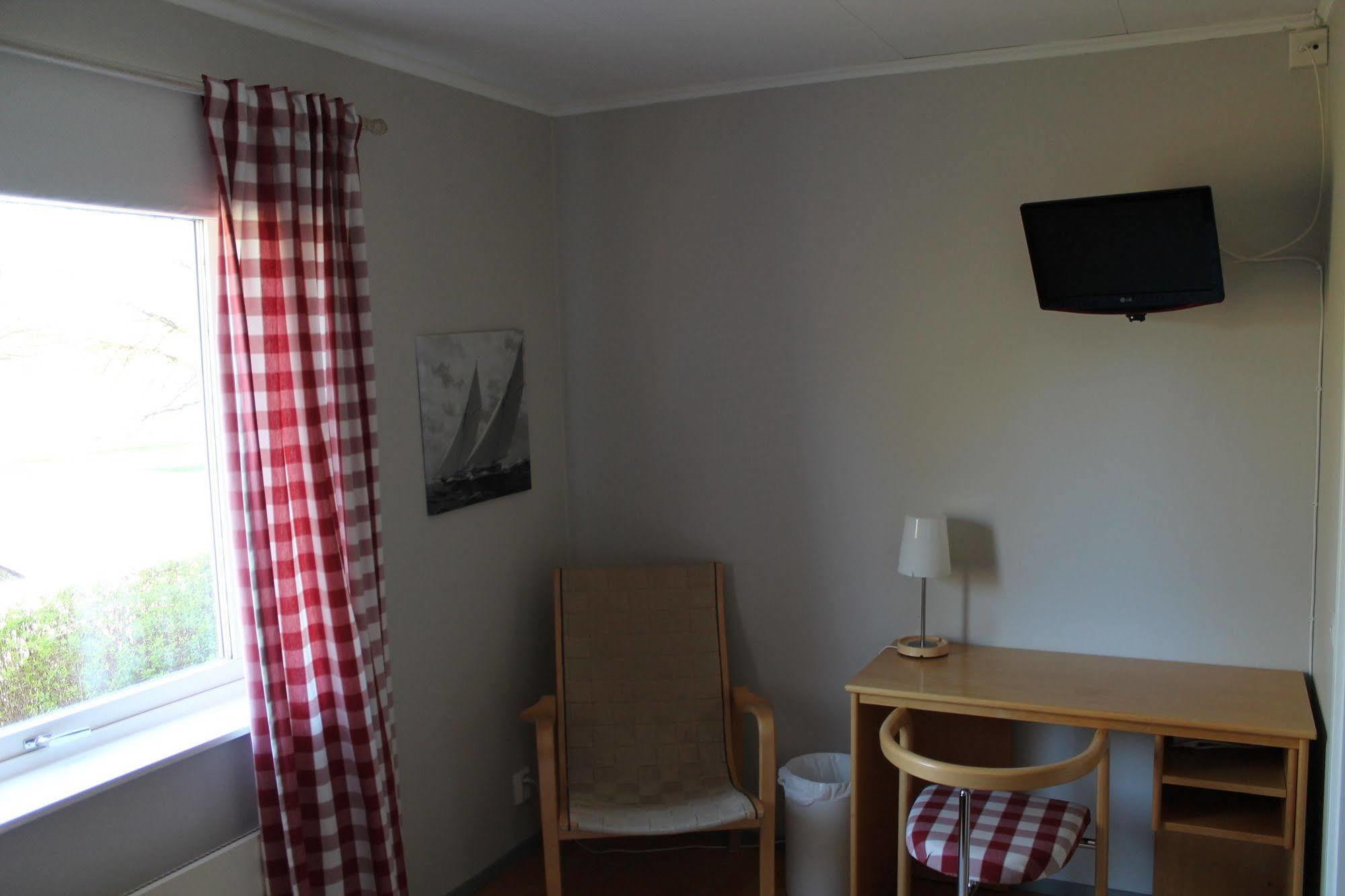 Hotell Sjoevillan Upplands-Väsby Esterno foto
