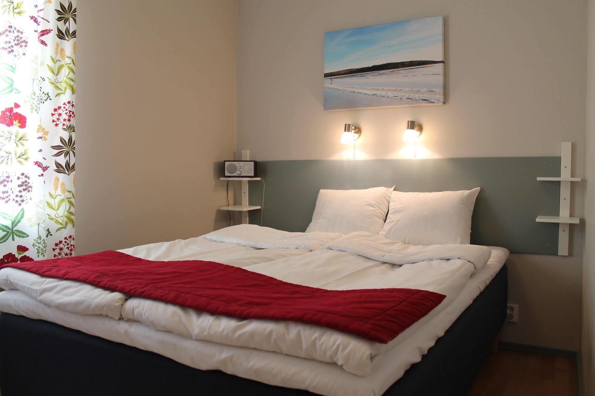 Hotell Sjoevillan Upplands-Väsby Esterno foto