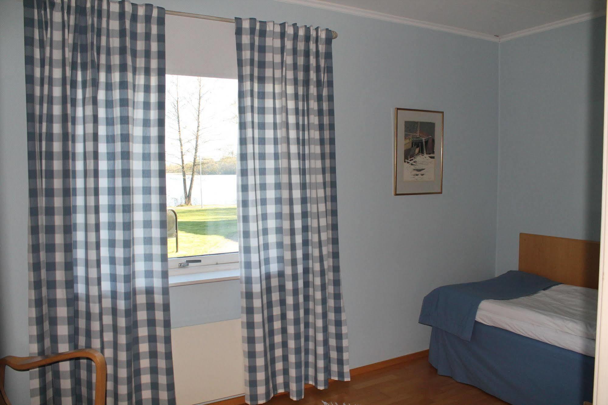 Hotell Sjoevillan Upplands-Väsby Esterno foto